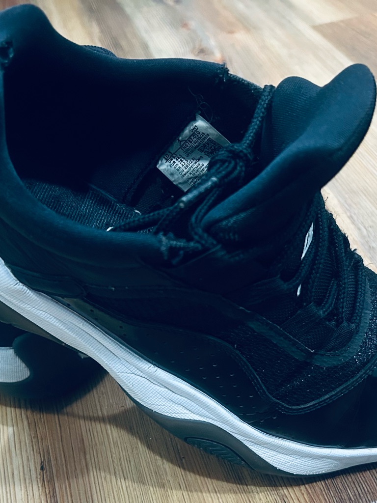 Nike Air Jordan 11 Cmft Low - Black/White - Size 10.5